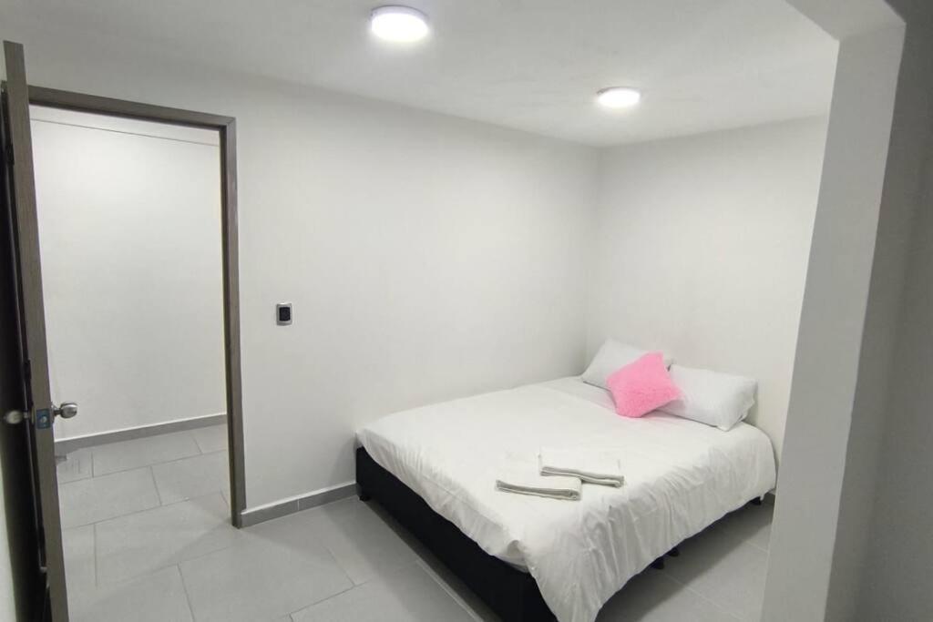 201 Amplio Cerca Heroes Appartement Bogotá